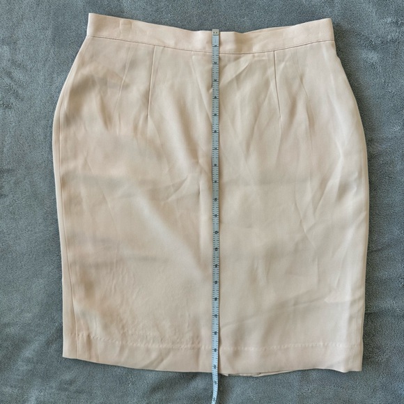 Giorgio Armani Le Collezioni Beige Silk Blend Pencil Skirt Size 42 / US 8 - Picture 10 of 10